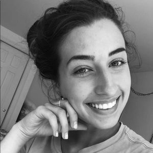 Meet your Posher, Leah